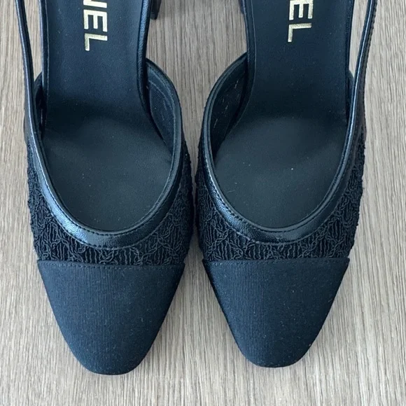 Chanel 2025 Interlocking CC Logo Slingback - Picture 4 of 8